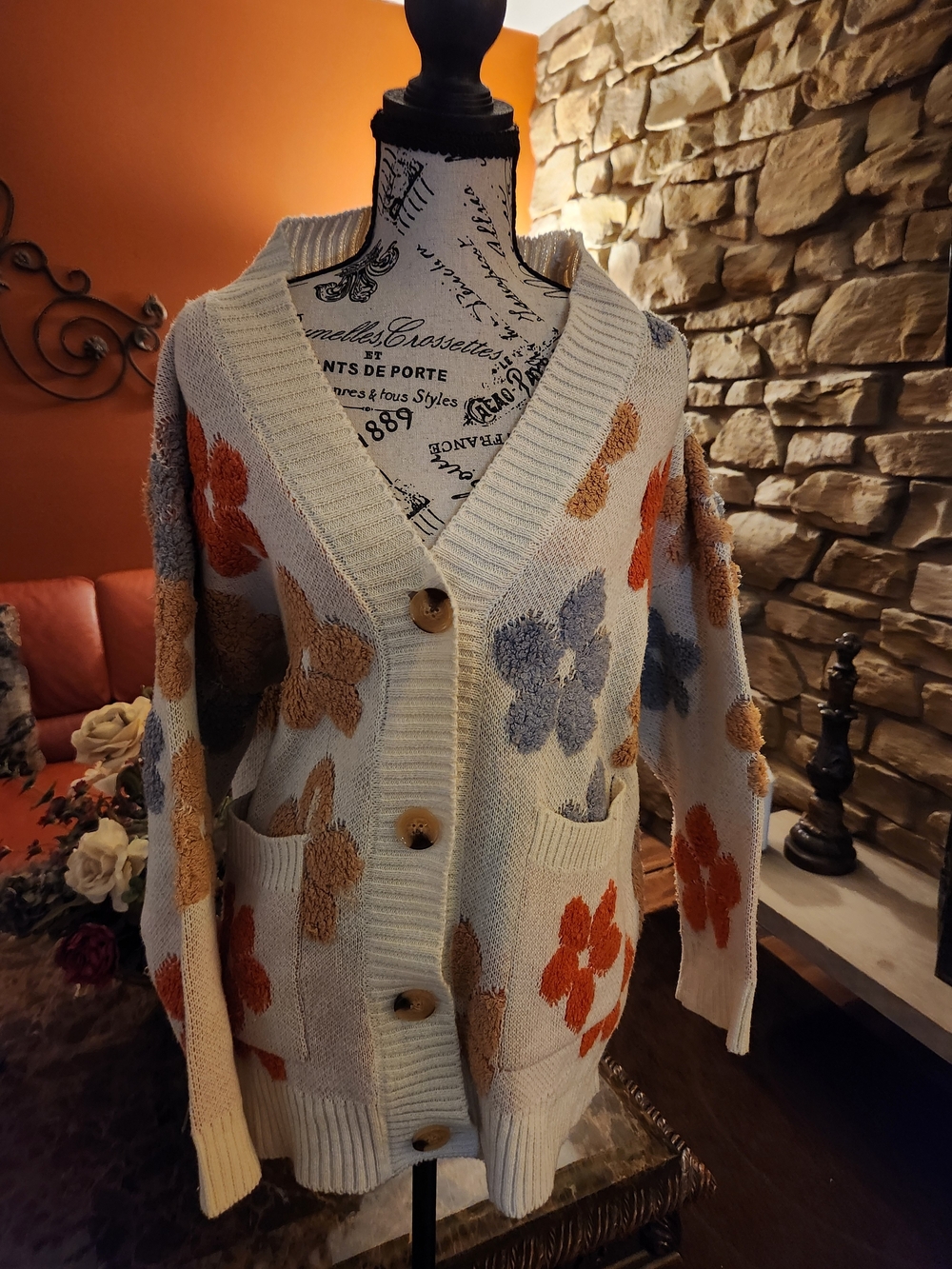 CUTE FLOWERED CARDIGAN
